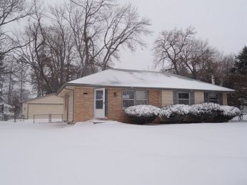 1019 E 36th Ct