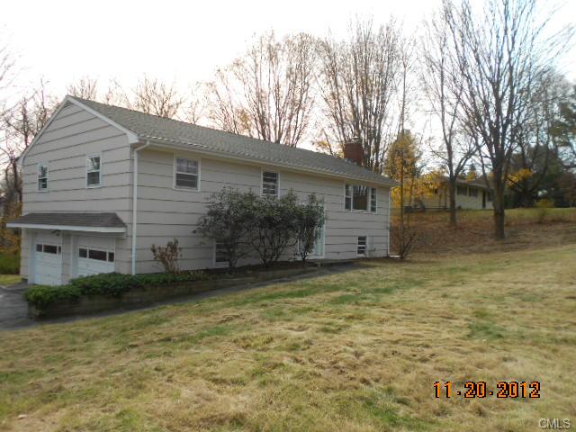 4 Mohegan Rd