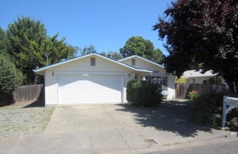 1109 Sw Erica Dr