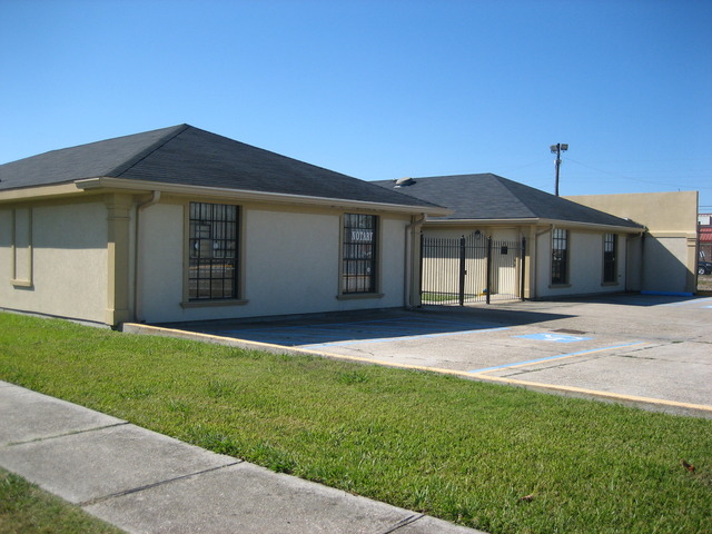6621 Westbank Expressway