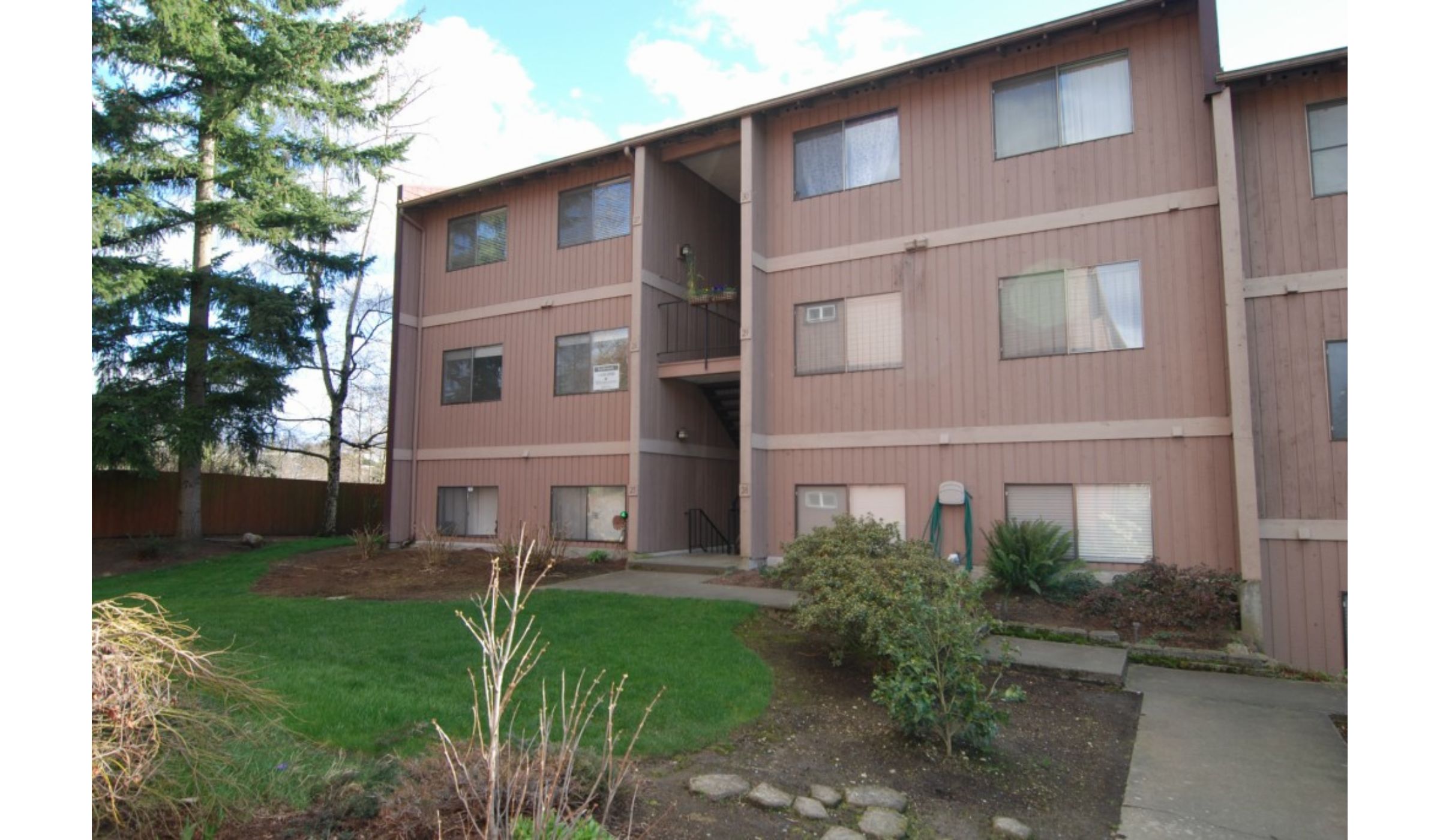 17430 Ambaum Blvd S Apt 2