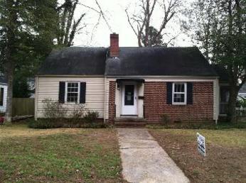 132 N Library St