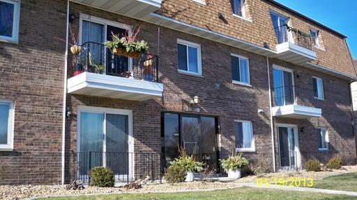 10720 Kilpatrick Ave Apt 104