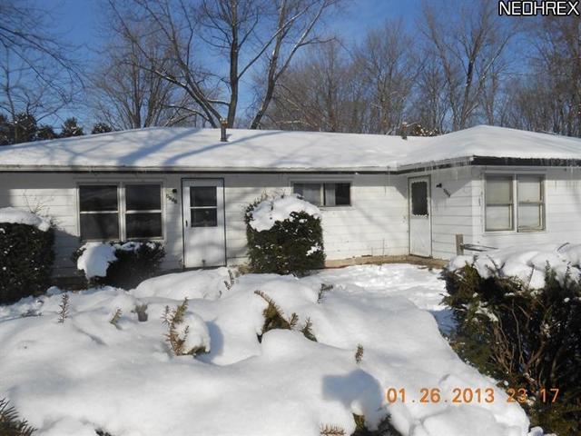4053 Main St