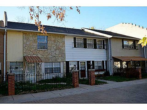 2443 Nw 38th St