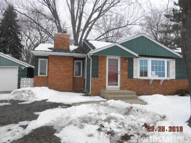 2806 W 84th St
