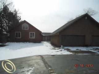 855 Hilltop Dr
