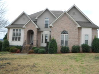 220 Twin Lakes Dr