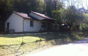 815 Woods Dr