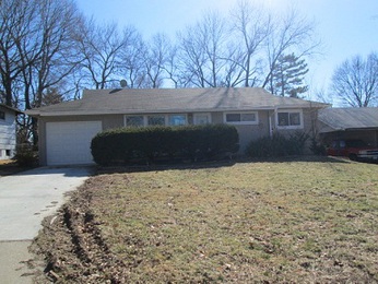8370 Gladys Dr