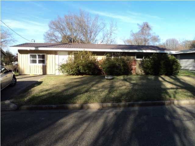 209 Willow Dr