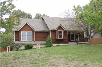1016 NW Heatherwood Dr