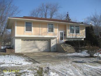 1009 Meadow Ln