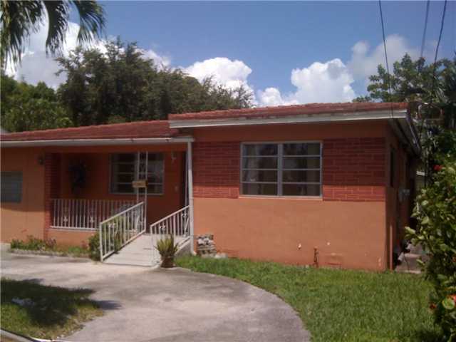 4045 SW 9 TE