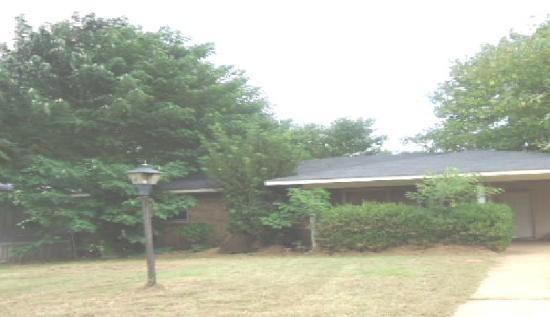 1811 Ulster Dr