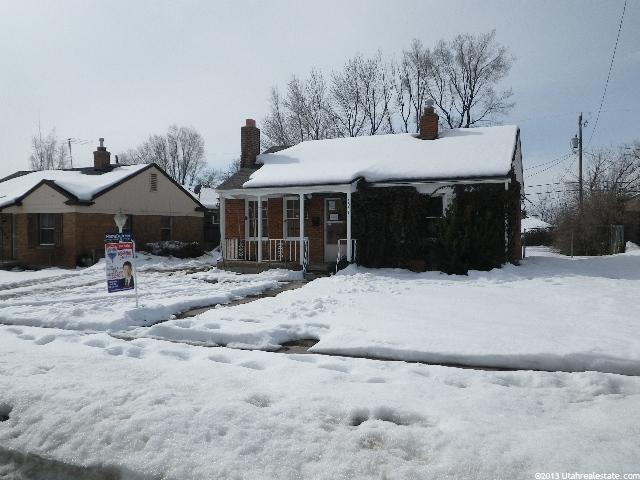 3057 Iowa Ave