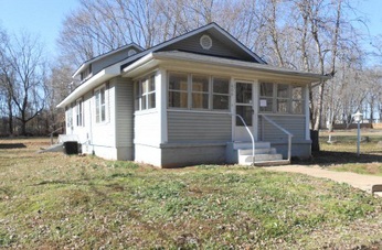 606 Clover Ln