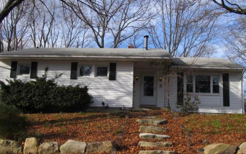 5 Knollwood Avenue