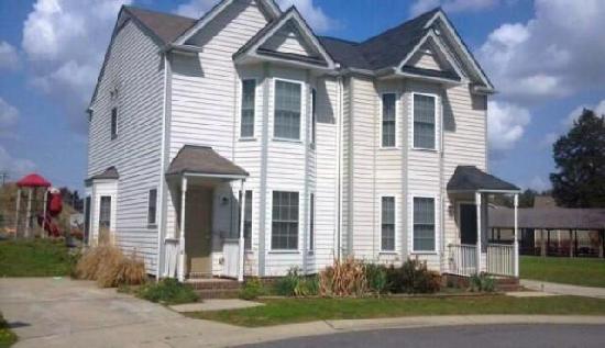 118 Acacia Circle