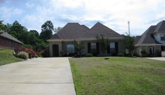 110 Olde Trace Dr