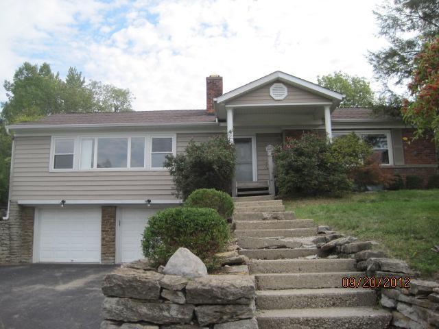 2306 Raeburn Ter
