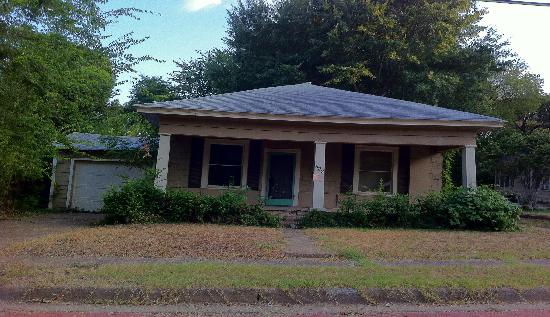 522 West Dobbs Street