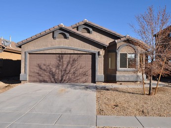 480 West Calle Paso Suave