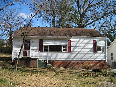 N 2124 Park Blv