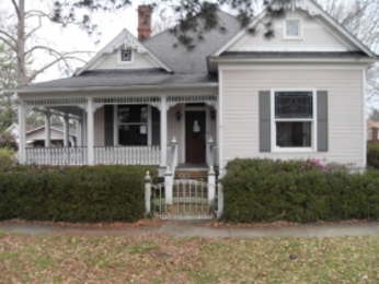 378 W Chickasaw St
