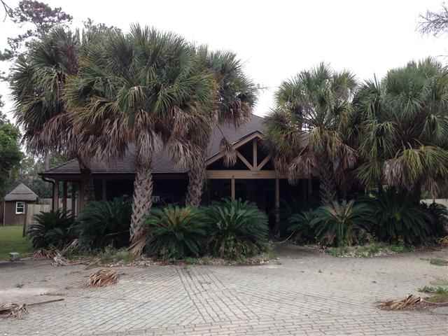 4488 Wedgewood Dr