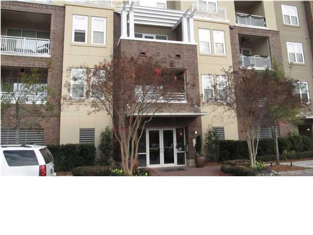 200 River Landing Dr # H108