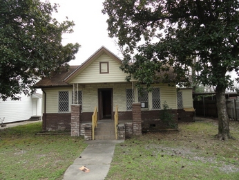 1306 Reid St
