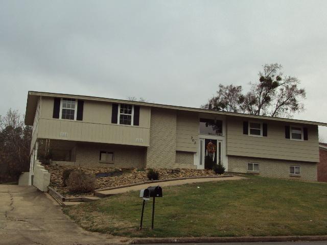 707 W 17th Ter