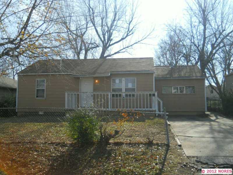 240 E 30th St N