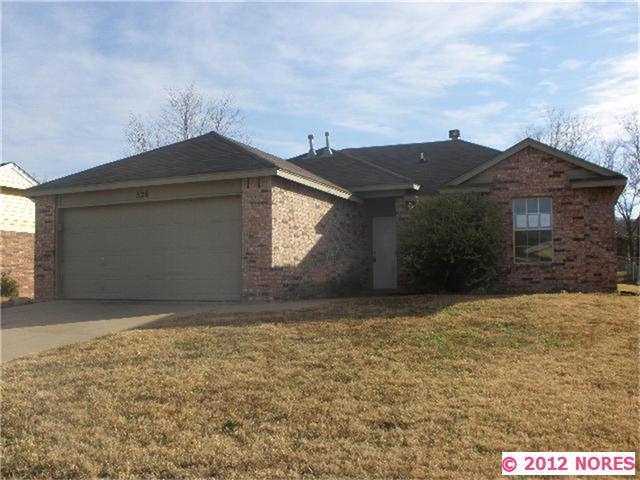 526 W Denny