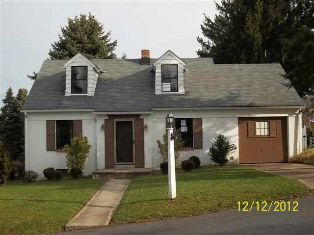 17 Ridgeway Dr