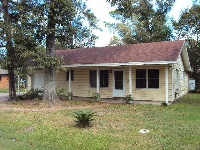 4080 Redwood Dr