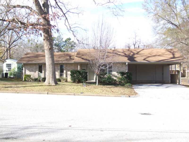 913 Golden Rd
