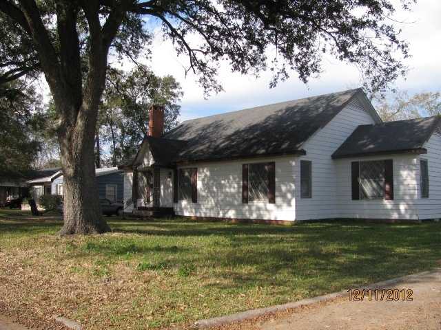 570 Zavalla St