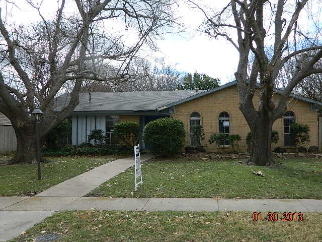 2612 Raintree Dr