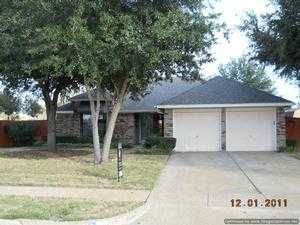 824 Bridgewater Ln