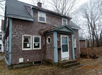 61 Oak St