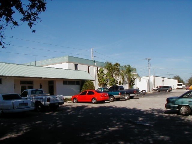 1933 Whitfiled Park Loop