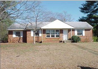 2010 Dogwood Ln NW