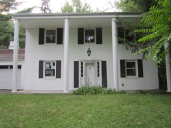 201 Foxhurst Dr.