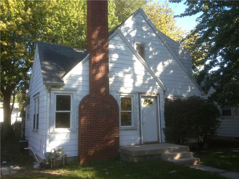 1402 W Main St