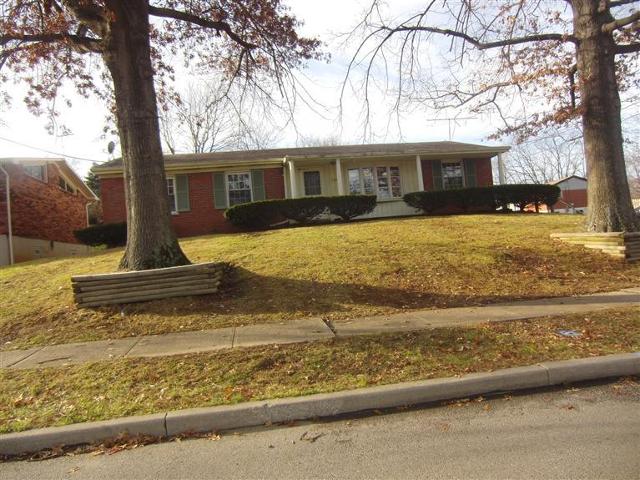 3404 Cherry Tree Ln