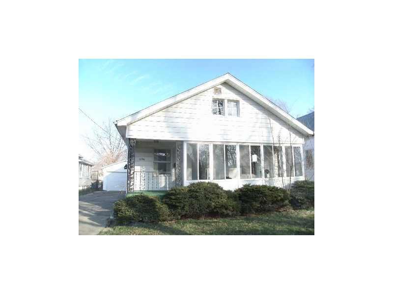 1136 Manor Ct