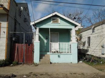 1204 Port St