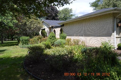 2n711 Wayne Oaks Ln